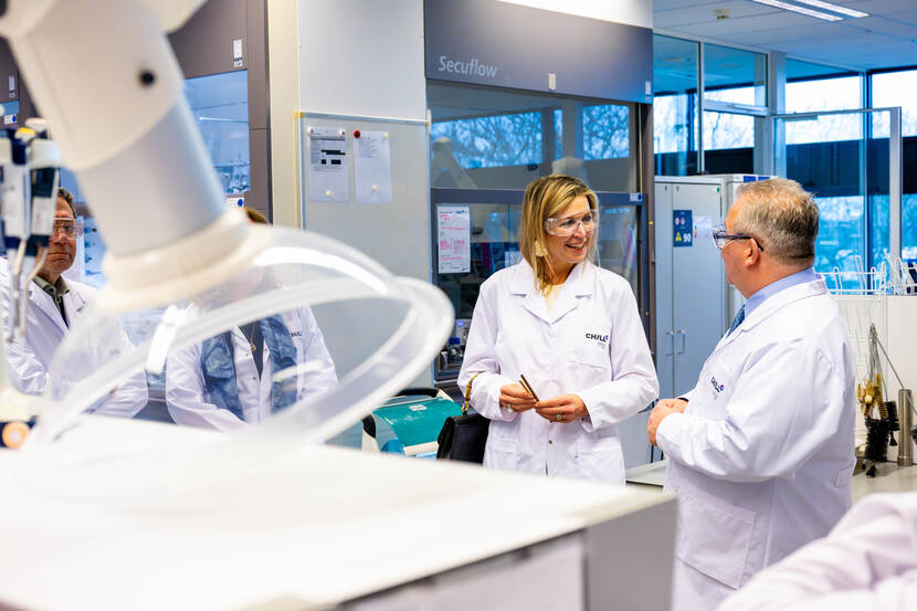 Koningin Máxima bezoekt industriecluster Chemelot en Brightlands Chemelot Campus