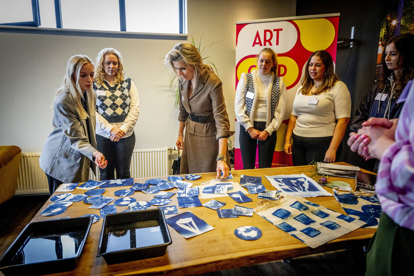 Koningin Máxima bij Art Camp mbo