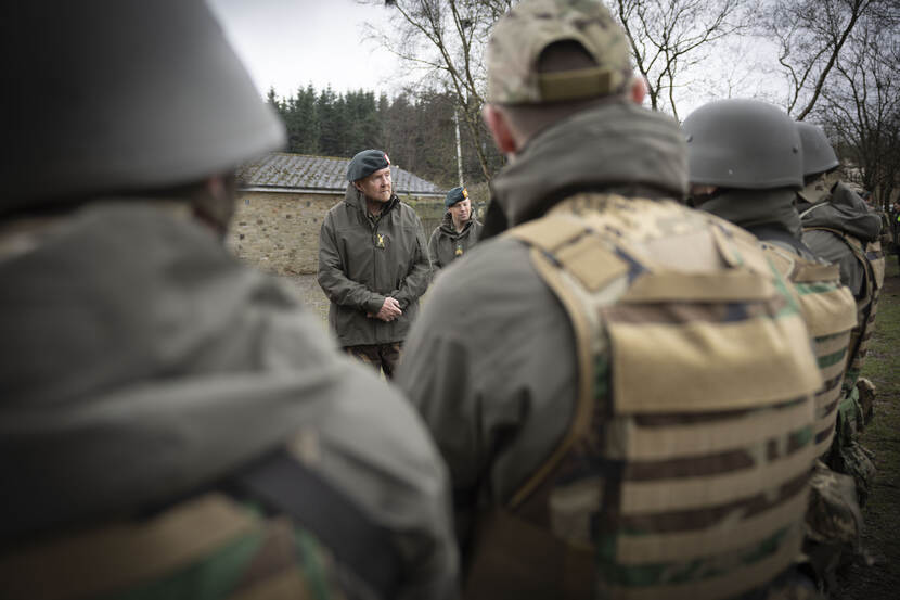 Koning bij operatie Interflex in Verenigd Koninkrijk