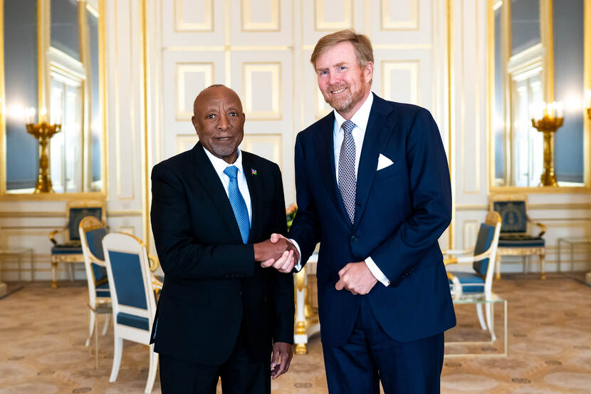 Koning Willem-Alexander ontvangt de president van Namibië, de heer Nangolo Mbumba