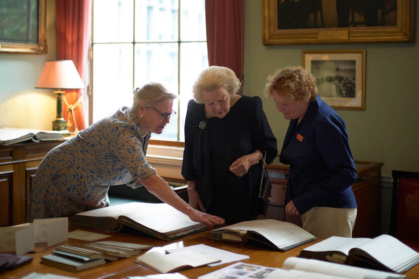 Prinses Beatrix bij 150 jaar Koning Willem Fonds