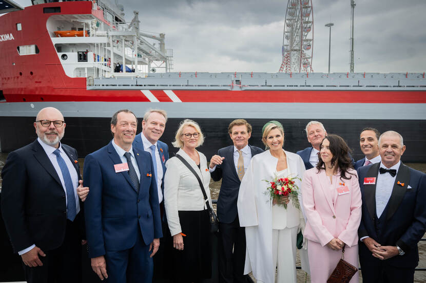Koningin Máxima doopt schip tijdens DelfSail
