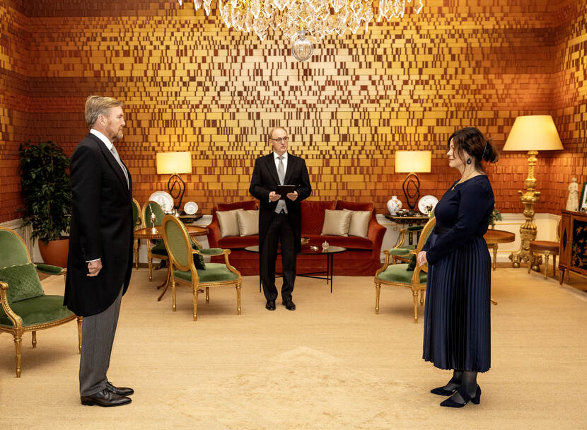 Koning en staatssecretaris Palmen van Financiën