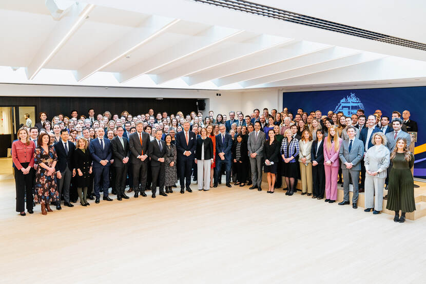Koning opent nieuw gebouw Nederlandse ambassade in Brussel