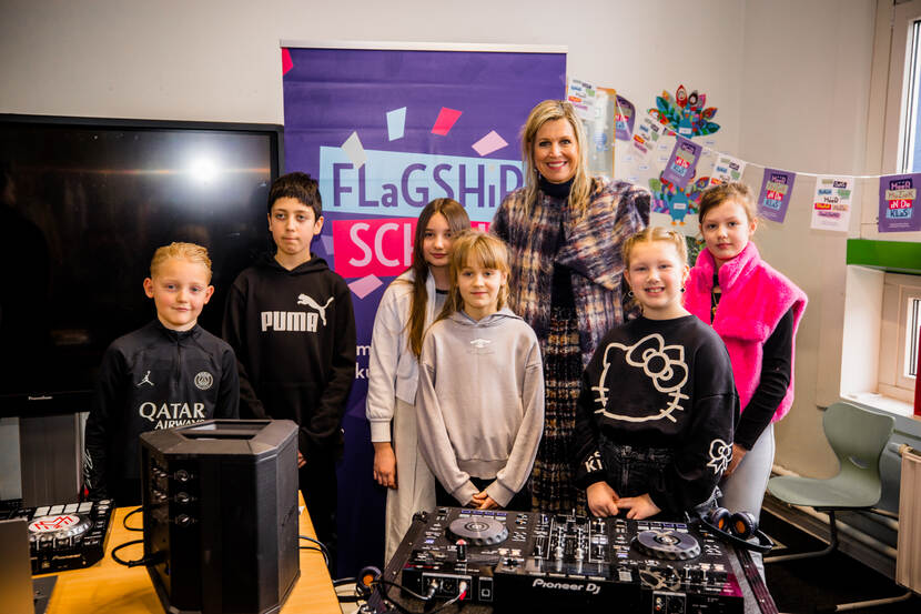 Koningin Máxima bezoekt basisscholen in Emmen voor ‘Méér Kunst en Cultuur in School en Omgeving’