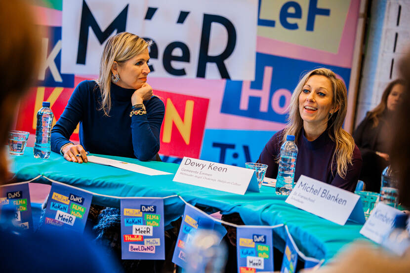 Koningin Máxima bezoekt basisscholen in Emmen voor ‘Méér Kunst en Cultuur in School en Omgeving’