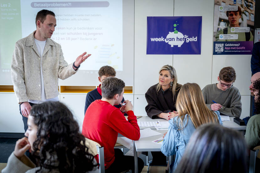 Koningin Máxima bij geldlessen in het kader van de Week van het geld 2025