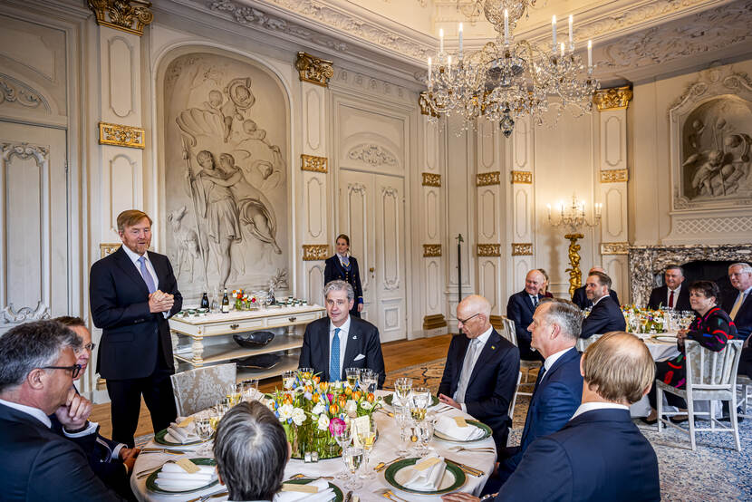 Koninklijk Paar ontvangt Kring van Commissarissen van de Koning