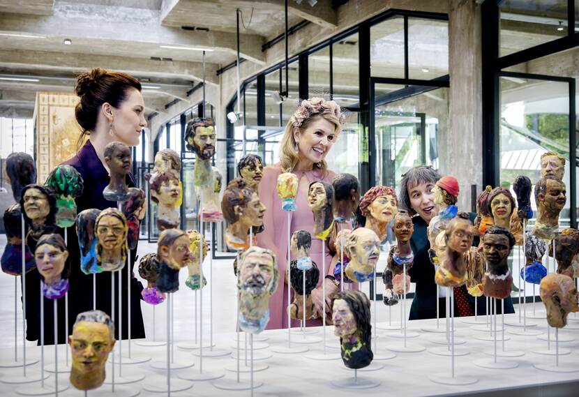 Koningin Máxima opent Fenix, kunstmuseum over migratie