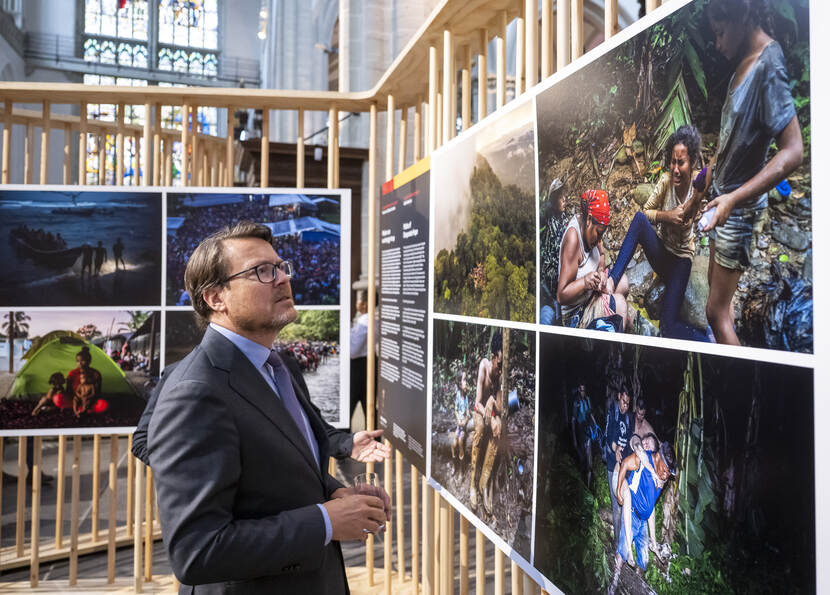 Prins Constantijn reikt World Press Photo 2025 uit