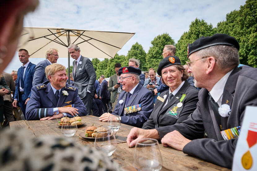 Koning bij Nederlandse Veteranendag