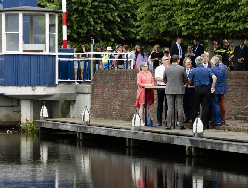 Koning bezoekt Oude Pekela