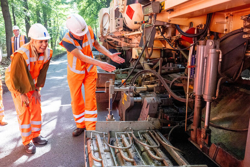 Koningin Máxima bezoekt infrastructurele projecten in het kader van circulariteit