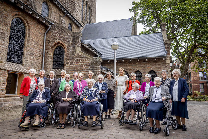 Koningin Máxima bezoekt Kloosterkwartier Veghel