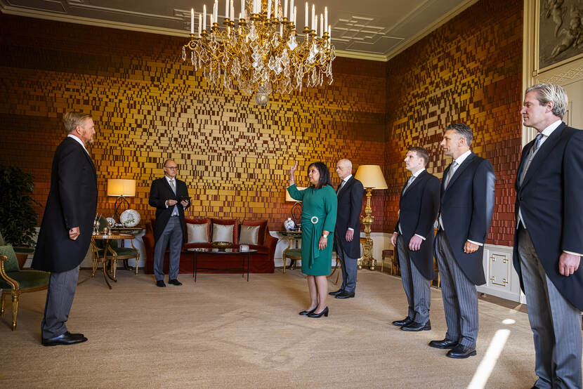 Beëdiging minister Paul van Sociale Zaken en Werkgelegenheid