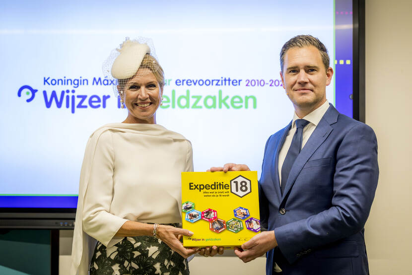 Koningin Máxima is aanwezig bij de viering van haar vijftienjarig erevoorzitterschap van Wijzer in geldzaken.