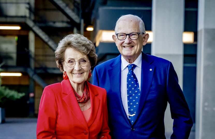 Prinses Margriet en prof. mr. Pieter van Vollenhoven wonen de 70e editiie bij van de Nationale Taptoe in Rotterdam Ahoy.