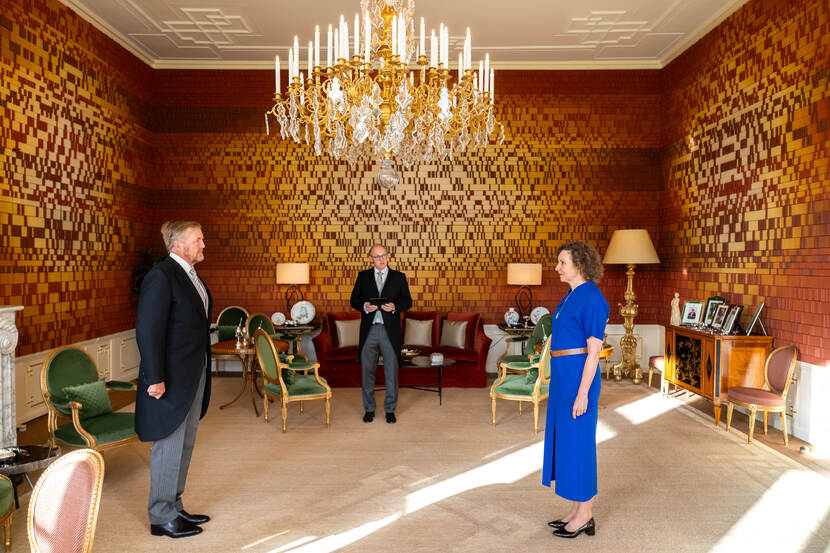 Koning ontvangt griffier Hoge Raad ter beëdiging