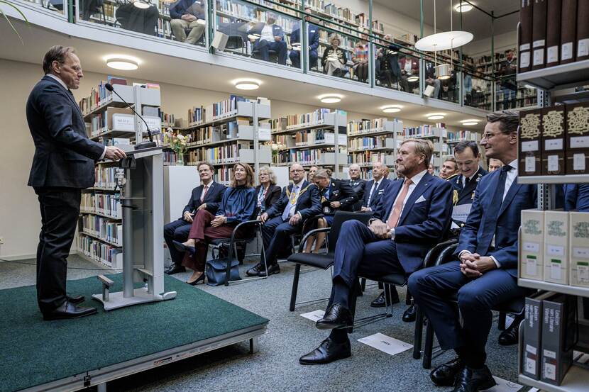 Koning bezoekt Haus der Niederlande in Münster