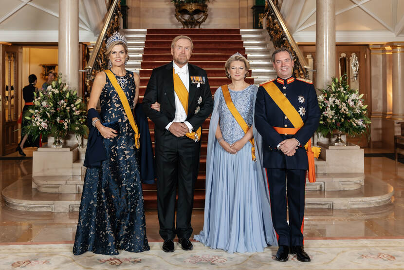 Koning Willem-Alexander, Koningin Máxima en de Prinses van Oranje zijn aanwezig bij de abdicatie van Groothertog Henri en de installatie van Erfgroothertog Guillaume