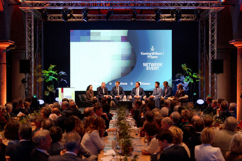 Koningin Máxima bij winnaarsdiner Koning Willem I Prijs