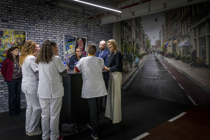 Koningin Máxima spreekt bij ADG dienstengroep over pensioenen