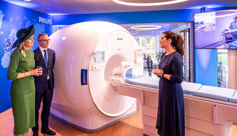 Koningin Máxima opent hoofdkantoor van Koninklijke Philips in Amsterdam