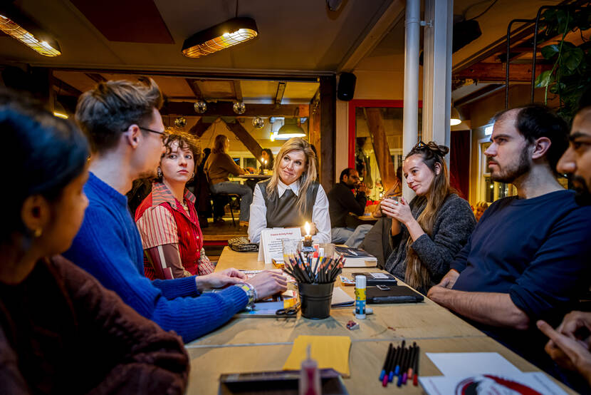 Koningin Máxima bezoekt The Offline Club in Amsterdam