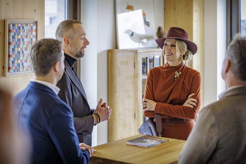 Koningin Máxima opent woongebouw SAWA