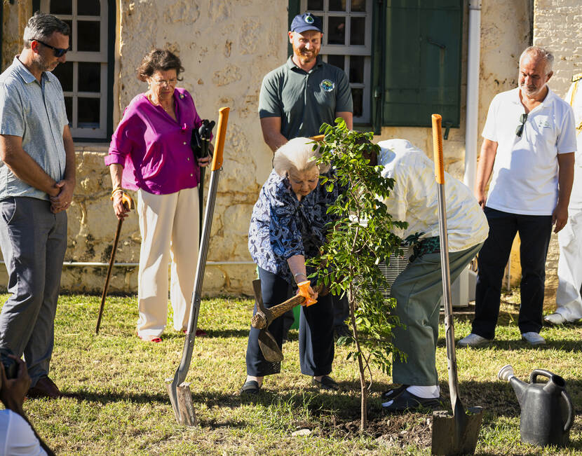 Prinses Beatrix bezoekt Sint-Eustatius