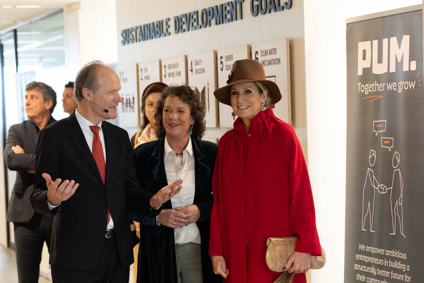 Koningin Máxima bij uitreiking PUM Impact Awards