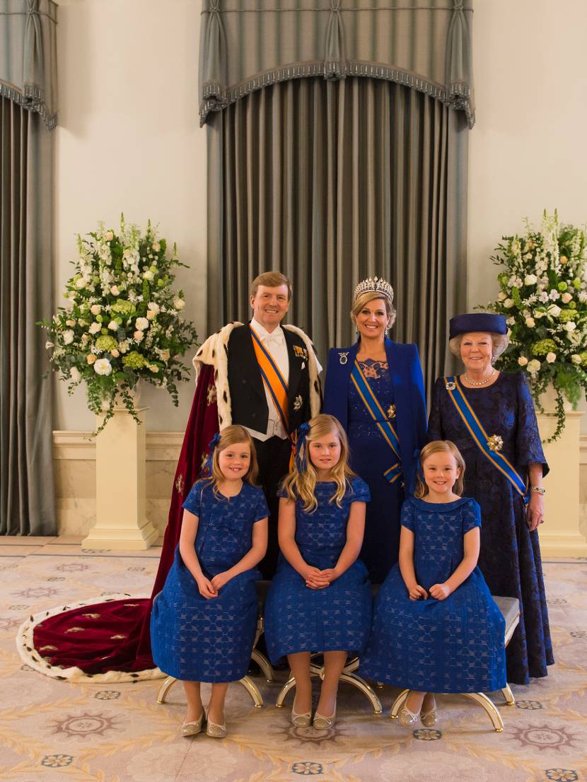 Amsterdam, 30 april 2013: Koning Willem-Alexander, Koningin Máxima, Prinses Alexia, de Prinses van Oranje en Prinses Ariane
