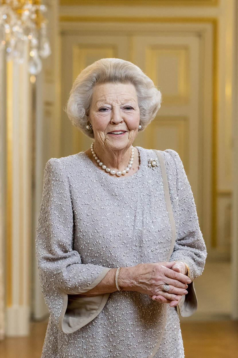 Prinses Beatrix, 2020, staande foto.