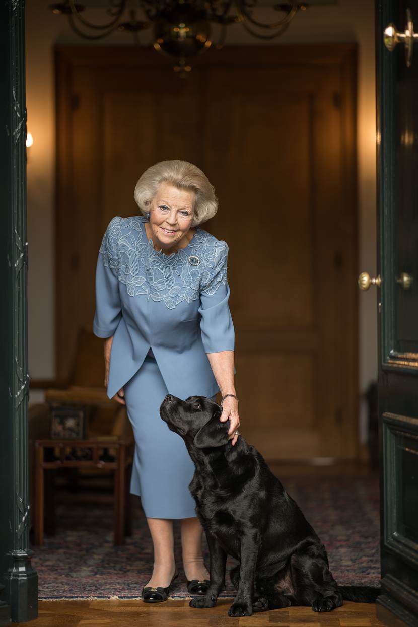 Prinses Beatrix met hond