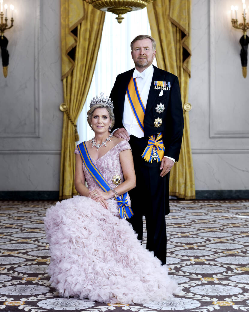 Staatsiefoto Koning Willem-Alexander en Koningin Máxima 2023