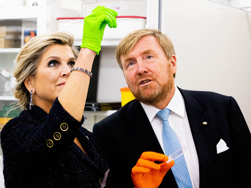Koning Willem-Alexander en Koningin Máxima bezoeken het SciLifeLab in Stockholm