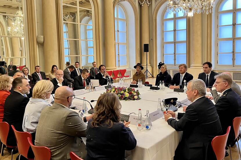 Koning Willem-Alexander en Koningin Máxima gesprek mediavrijheid Bratislava