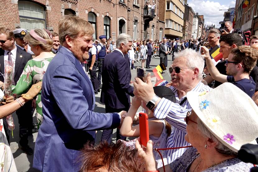 Koning Willem-Alexander ontmoet Belgische inwoners