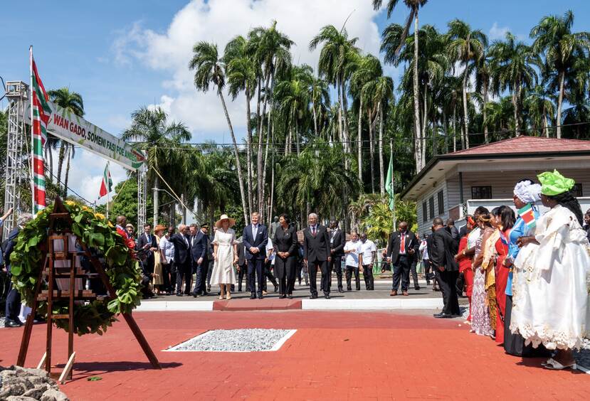Koning Willem-Alexander en Koningin Máxima brengen een staatsbezoek aan Suriname