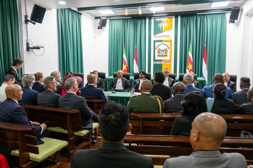 Koning Willem-Alexander en Koningin Máxima brengen een staatsbezoek aan Suriname