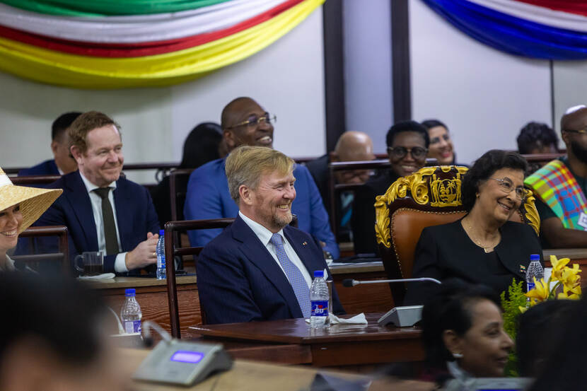 Koning Willem-Alexander en Koningin Máxima brengen een staatsbezoek aan Suriname