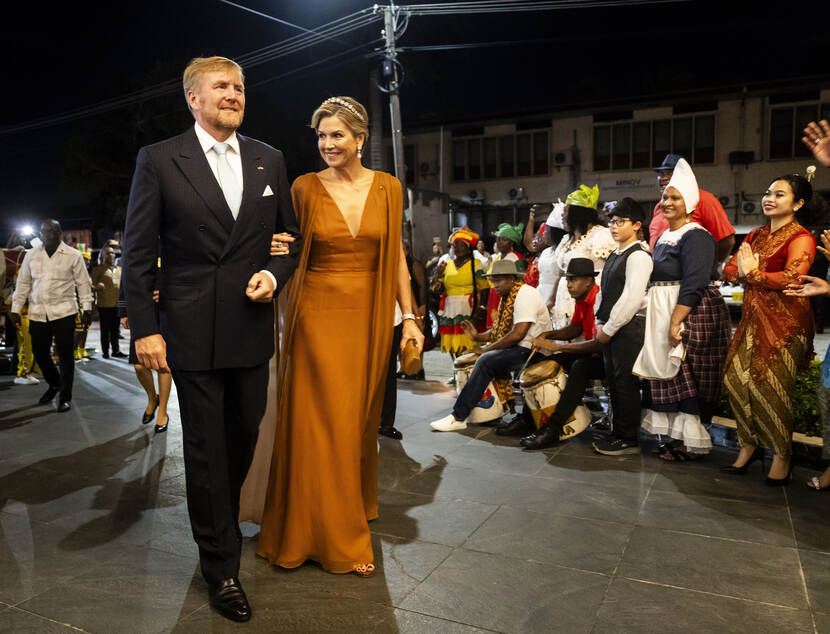 Koning Willem-Alexander en Koningin Máxima brengen een staatsbezoek aan Suriname