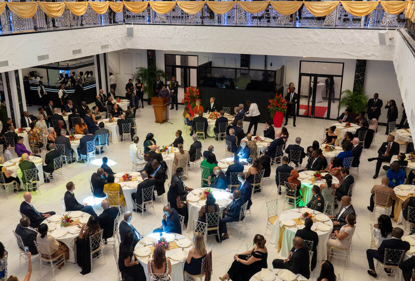 Koning Willem-Alexander en Koningin Máxima brengen een staatsbezoek aan Suriname