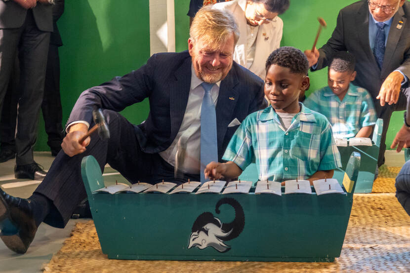 Koning Willem-Alexander en Koningin Máxima brengen een staatsbezoek aan Suriname