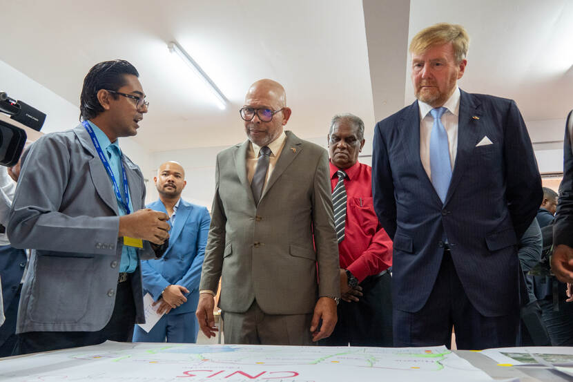 Koning Willem-Alexander en Koningin Máxima brengen een staatsbezoek aan Suriname