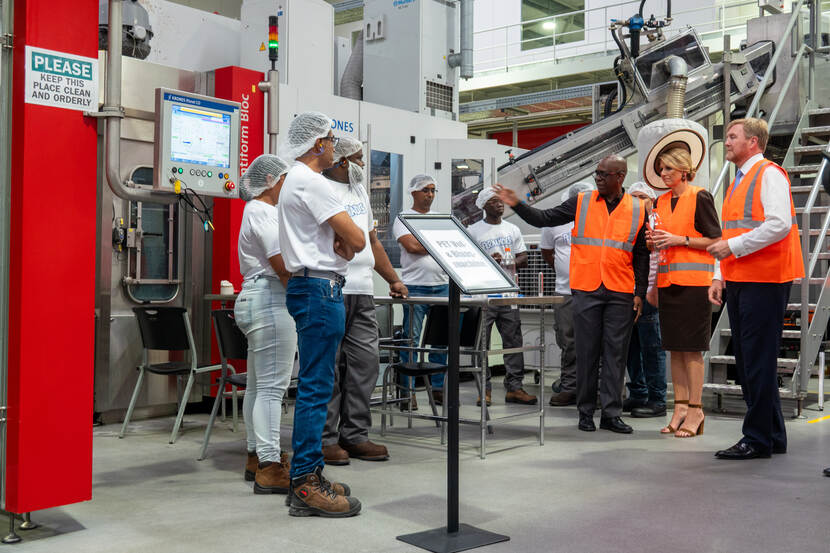 Koning Willem-Alexander en Koningin Máxima brengen een staatsbezoek aan Suriname