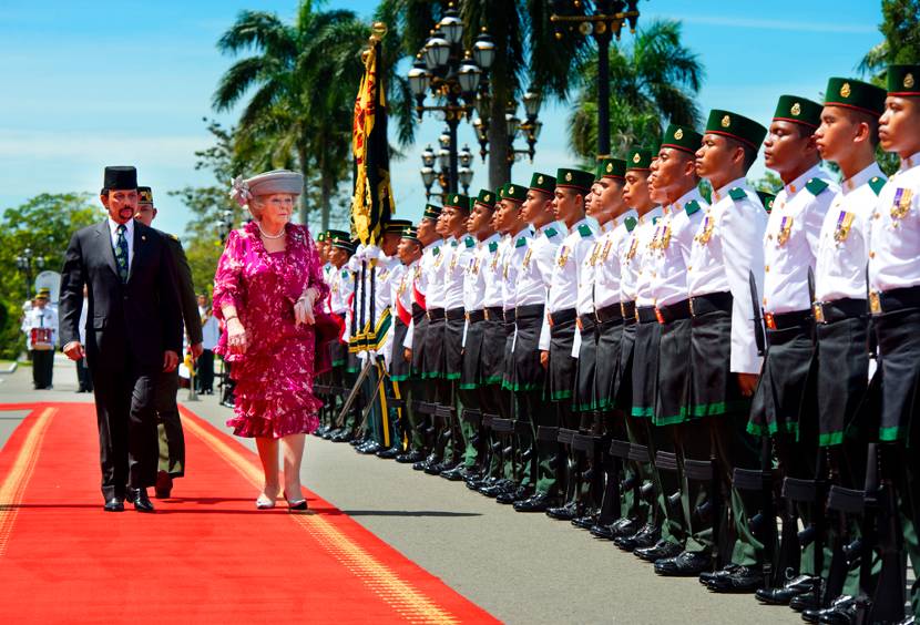 Bandar Seri Begawan, 21 januari 2013: op uitnodiging van Zijne Majesteit Sultan en Yang Di-Pertuan (Staatshoofd), Haji Hassanal Bolkiah, brengt de Koningin 21 en 22 januari een staatsbezoek aan Brunei