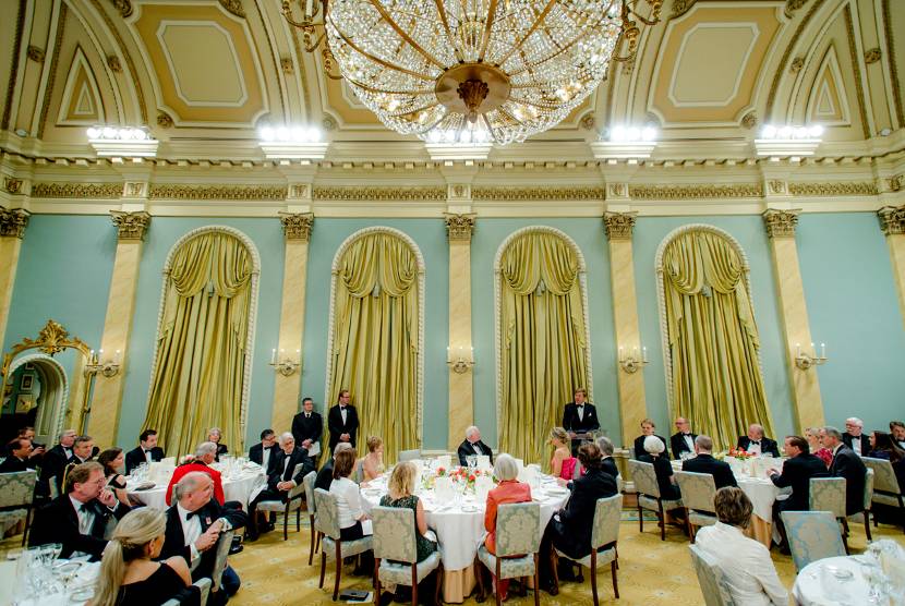 Koning Willem-Alexander houdt tijdens het staatsbanket in Ottawa een toespraak