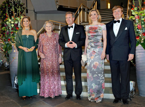 Berlijn, 13 april 2011: Prinses Máxima, de Koningin, mevrouw Wulff, Bondspresident Wulff en de Prins van Oranje