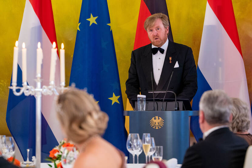 Koning Willem-Alexander houdt een toespraak.